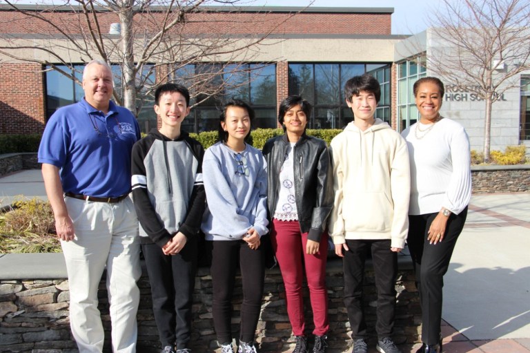 4 Roslyn High School seniors named finalists in 2022 National Merit Scholarship Competition