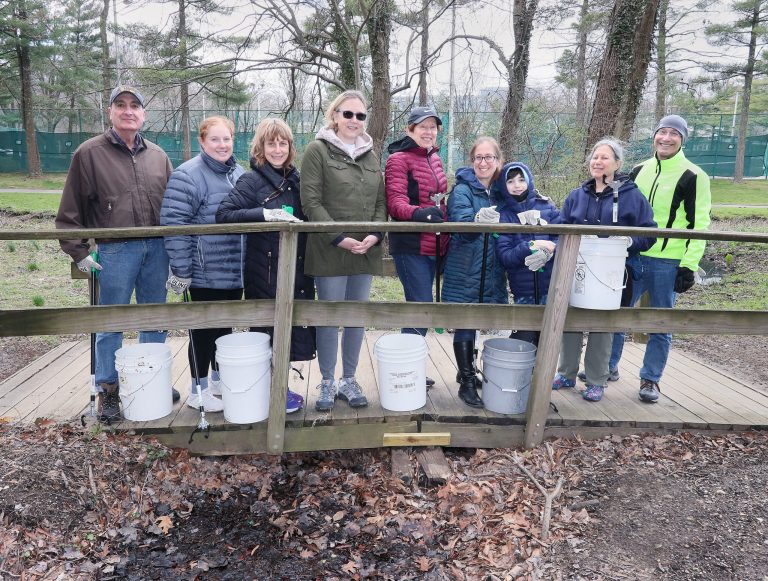 Council Member Lurvey hosts community clean-up at Whitney Pond Park Council Member Lurvey hosts community clean-up at Whitney Pond Park