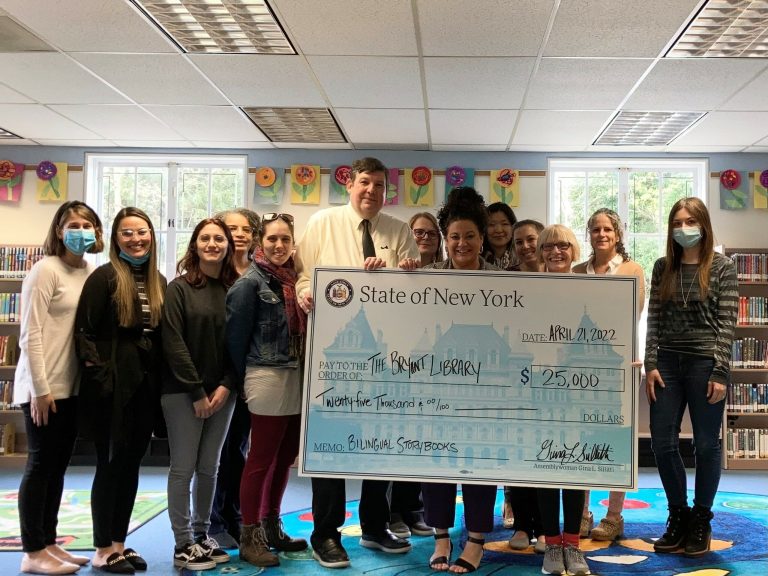 Sillitti secures $25,000 grant for Bryant Library in Roslyn