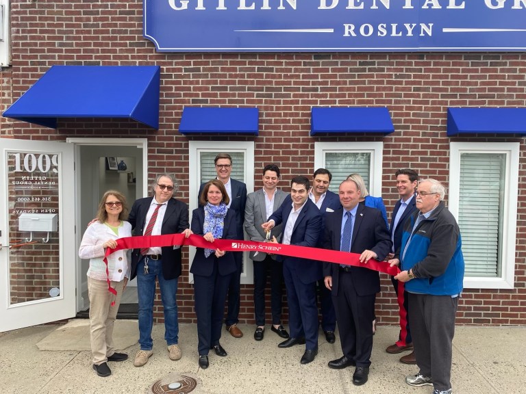Greater Roslyn Chamber of Commerce welcomes Gitlin Dental