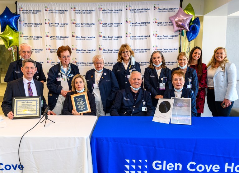 Glen Cove Hospital names a star in honor of its volunteers Glen Cove Hospital names a star in honor of its volunteers