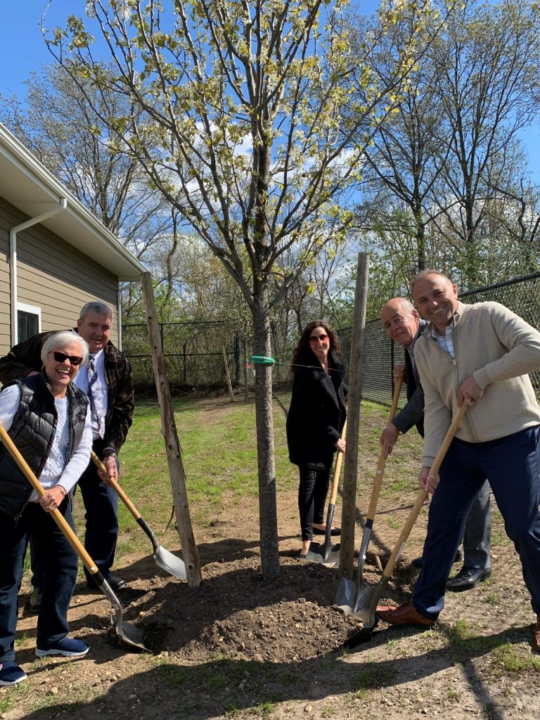 Village of Mineola observes Arbor Day