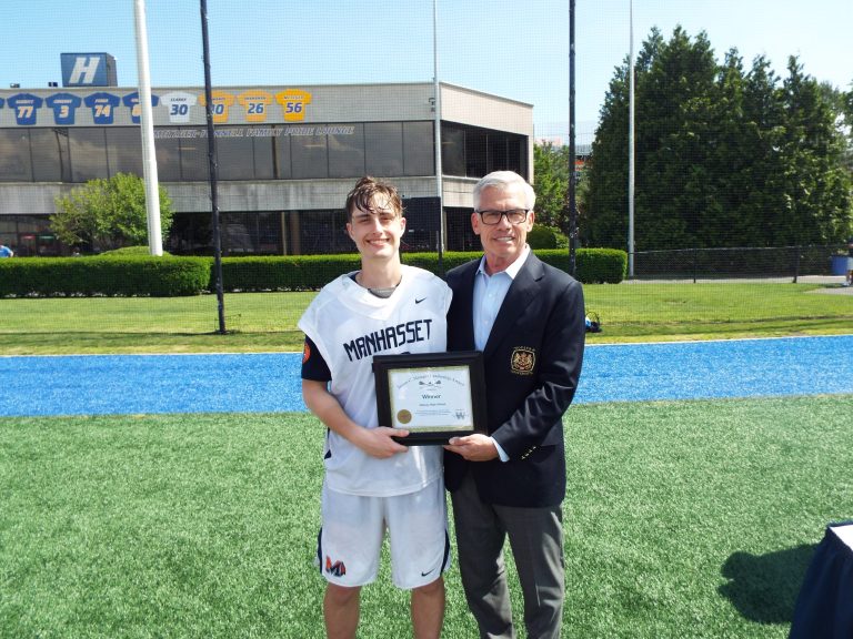 Victor Diaso wins 2022 James C. Metzger Lacrosse Leadership Award representing Manhasset High School