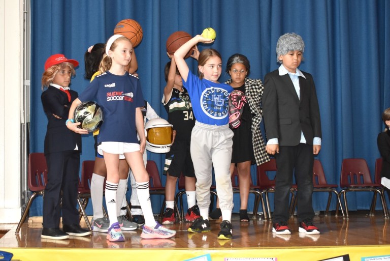 Glen Head third graders take part in Changing World Exhibit Glen Head third graders take part in Changing World Exhibit