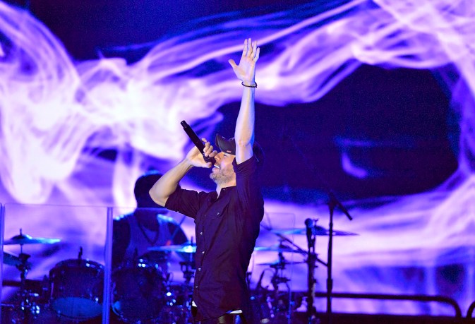 Grammy Award-winning and multiplatinum-selling artist Enrique Iglesias headlined Northwell Health’s 17th annual Feinstein Summer Concert on July 14 at Old Westbury Gardens, which raised $3.6 million for medical research.