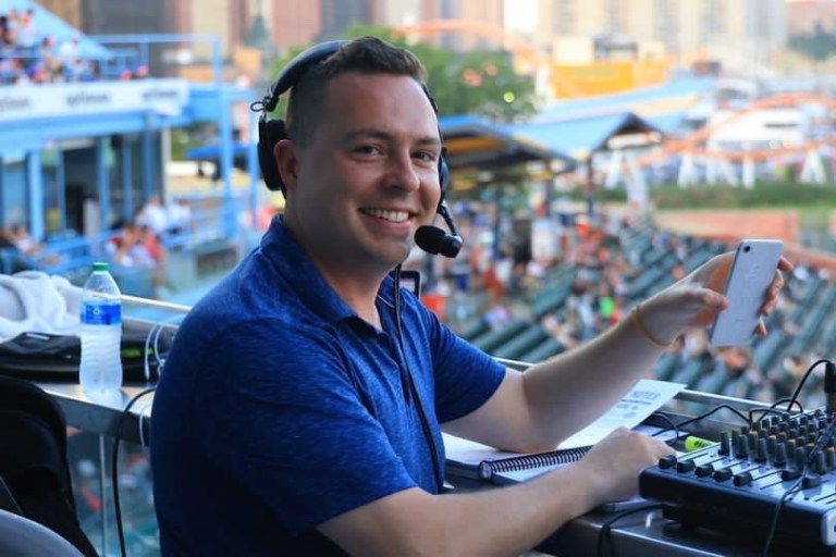 From Chaminade to Coney Island: Keith Raad works his way up broadcasting ladder From Chaminade to Coney Island: Keith Raad works his way up broadcasting ladder