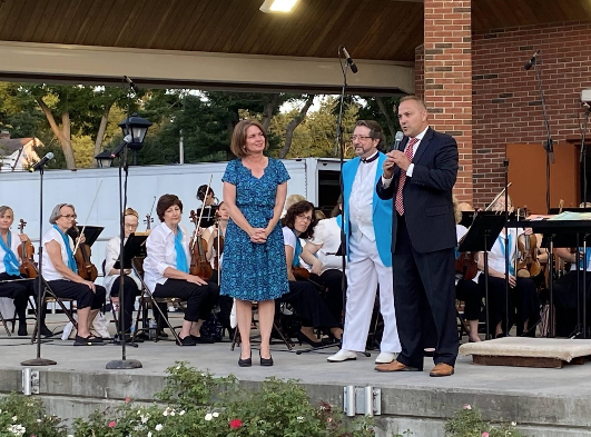 Supervisor and village mayor welcome the Nassau Pops to Mineola Supervisor and village mayor welcome the Nassau Pops to Mineola
