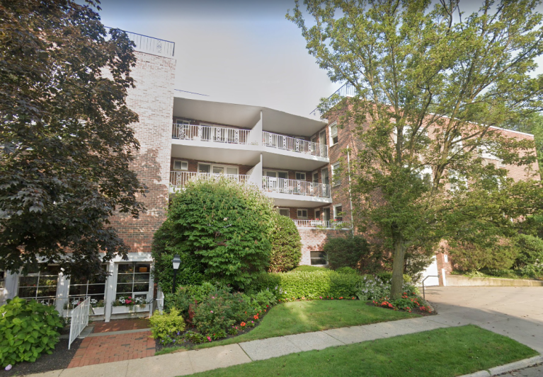 Apartment fire in Great Neck Plaza forces evacuation, no injuries Apartment fire in Great Neck Plaza forces evacuation, no injuries
