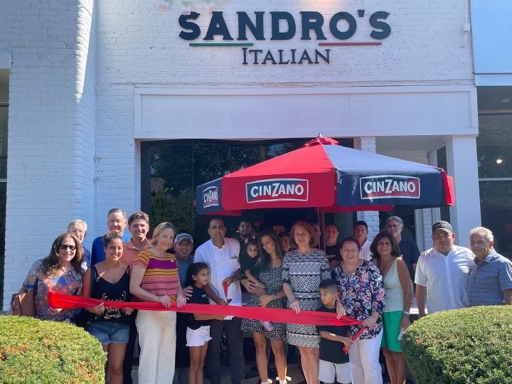 Town celebrates 1-uear anniversary of Sandro’s Italian