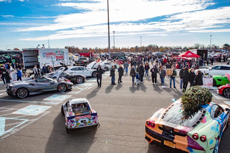 12th annual Nassau Coliseum Toys for Tots Drive begins 12th annual Nassau Coliseum Toys for Tots Drive begins