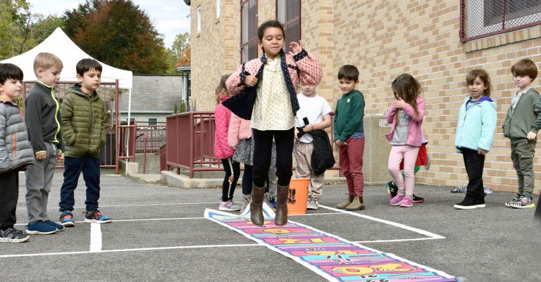 Sea Cliff kindergarteners engage in math, movement skills outdoors