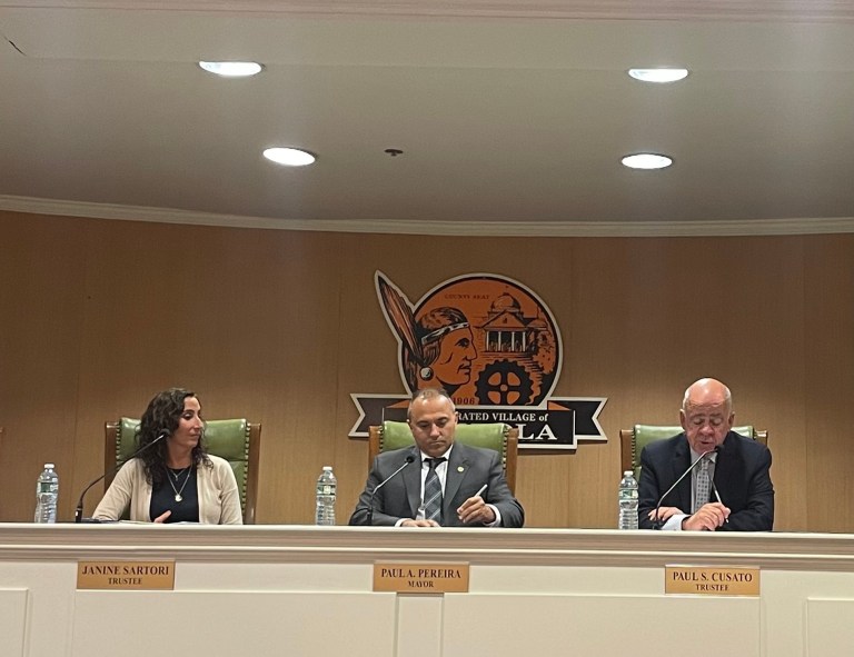 Mineola hopes to move on overlay districts soon: Pereira Mineola hopes to move on overlay districts soon: Pereira