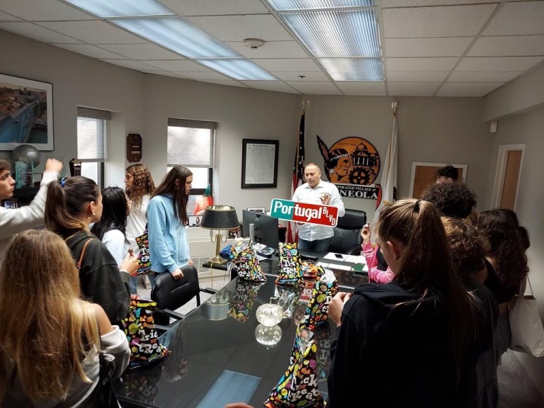 United Lisbon International School visits Mineola United Lisbon International School visits Mineola