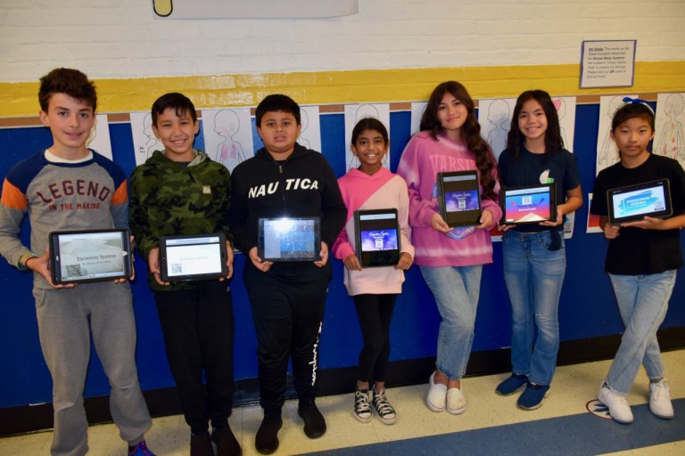 Garden City Park School sixth graders’ virtual gallery walk