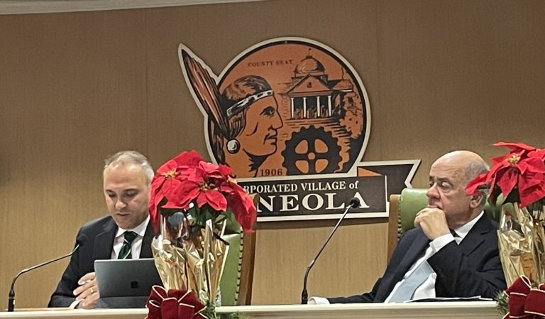 Mineola unanimously votes for zoning changes to development on Jericho Turnpike, downtown