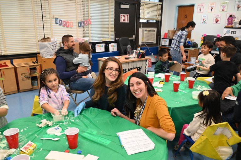 Herricks’ Searingtown students celebrate American Education Week Herricks’ Searingtown students celebrate American Education Week
