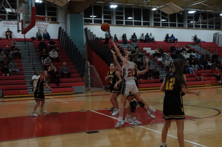 Kenney twins follow mom’s legacy, power Mineola basketball Kenney twins follow mom’s legacy, power Mineola basketball