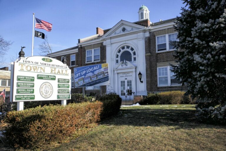 Lurvey, DeSena clash on credit for better response time at N. Hempstead Building Dept Lurvey, DeSena clash on credit for better response time at N. Hempstead Building Dept