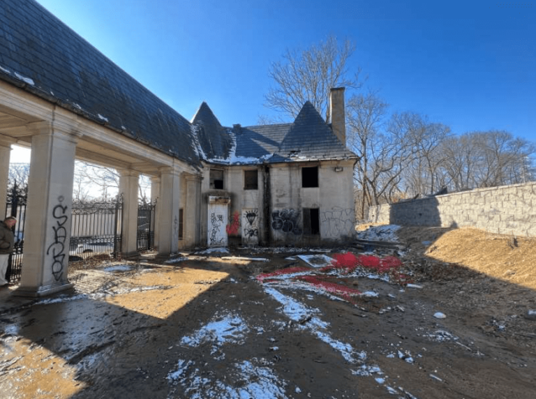 Landmark society restoring Mackay Gate Lodge, ‘a little piece of the gilded age’ Landmark society restoring Mackay Gate Lodge, ‘a little piece of the gilded age’