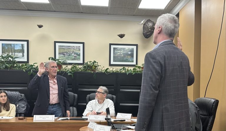 Roslyn Estates adopts budget with no tax hike, swears in officials Roslyn Estates adopts budget with no tax hike, swears in officials