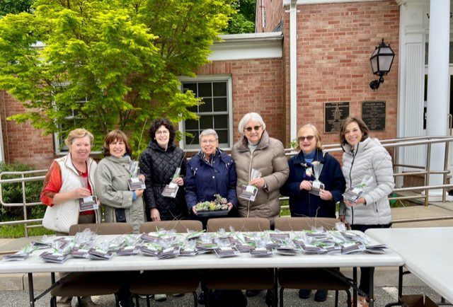 Sands Point Garden Club celebrates Arbor Day