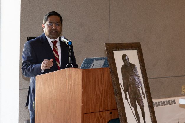 Consul general of India-New York visits SUNY Old Westbury