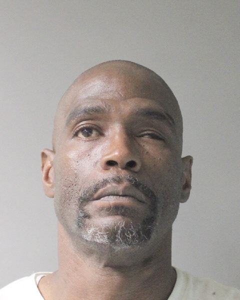 Wyandanch man charged with hitting woman in his car, threatening her with a gun in Roslyn Heights Wyandanch man charged with hitting woman in his car, threatening her with a gun in Roslyn Heights