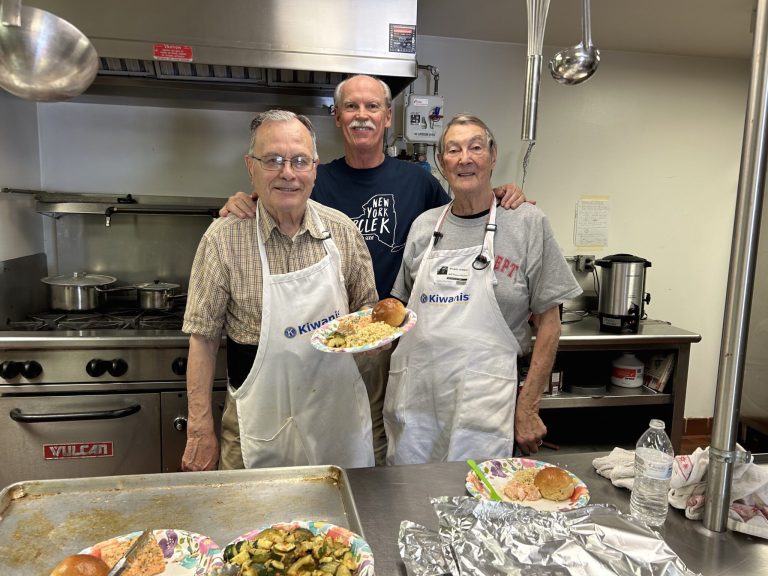 Kiwanis cooks for seniors