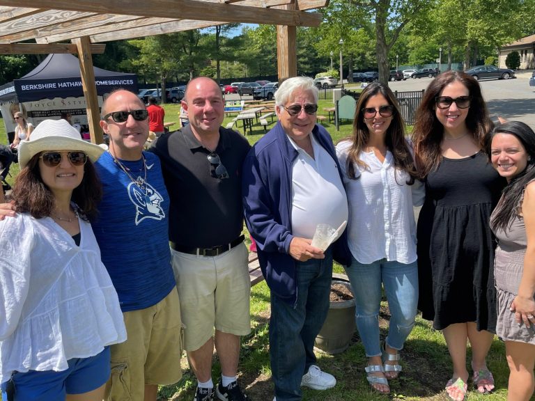 Council Member Zuckerman joins Village of East Hills summer kickoff