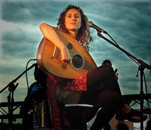 Basya Schechter will bring genre-bending music to a renewal Shabbat at Temple Beth-El