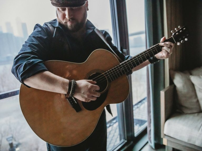 Port Washington Public Library presents John Byrnes in concert – a ‘SoundSwap’ event