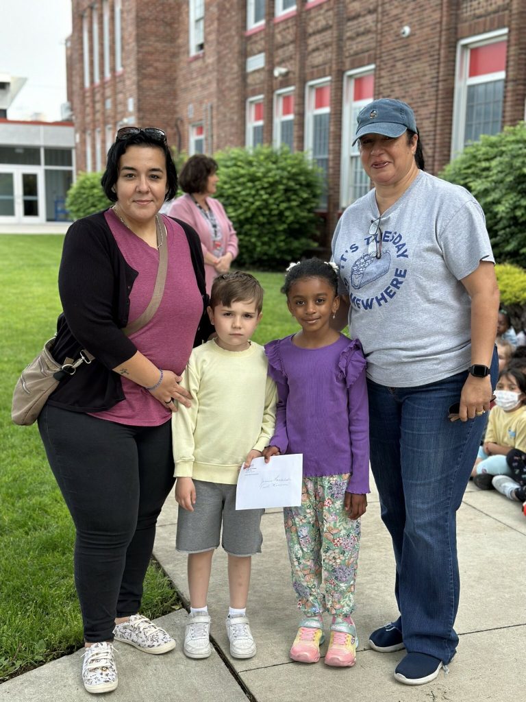 Mineola kindergarten garage sale raises $300 for Faith Mission