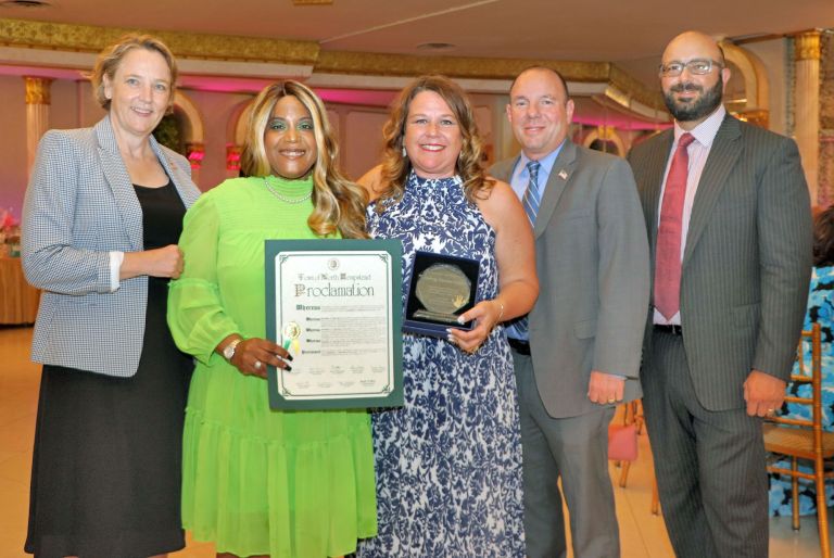 Town officials celebrate Manhasset/Great Neck EOC honorees at annual gala Town officials celebrate Manhasset/Great Neck EOC honorees at annual gala