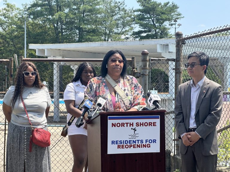 Residents rally for reopening Christopher Morley Park pool