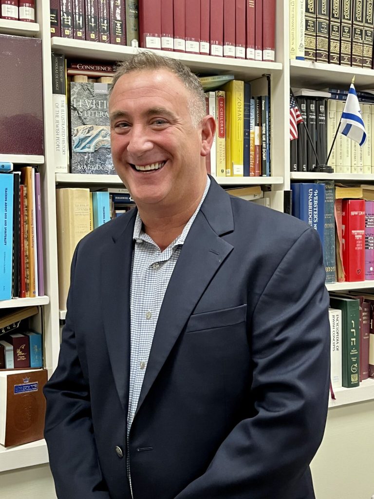 Temple Judea welcomes new executive director Temple Judea welcomes new executive director