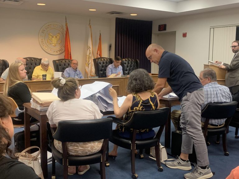 Plot on Steamboat Road sparks debate between zoning board and public Plot on Steamboat Road sparks debate between zoning board and public