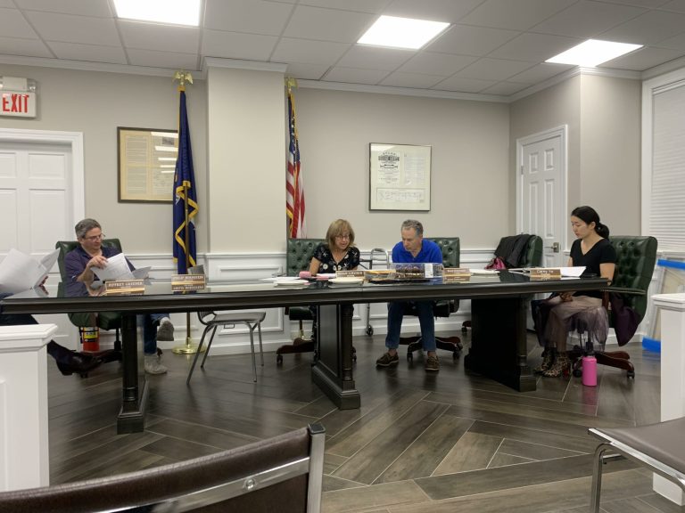 Village of Kensington officials consider allowing scuba lessons at community pool Village of Kensington officials consider allowing scuba lessons at community pool