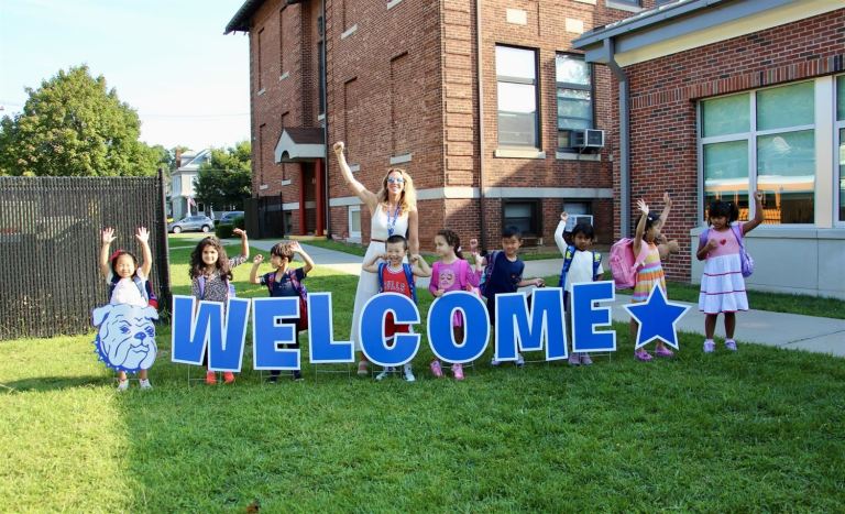 Roslyn School District welcomes students back for a new school year