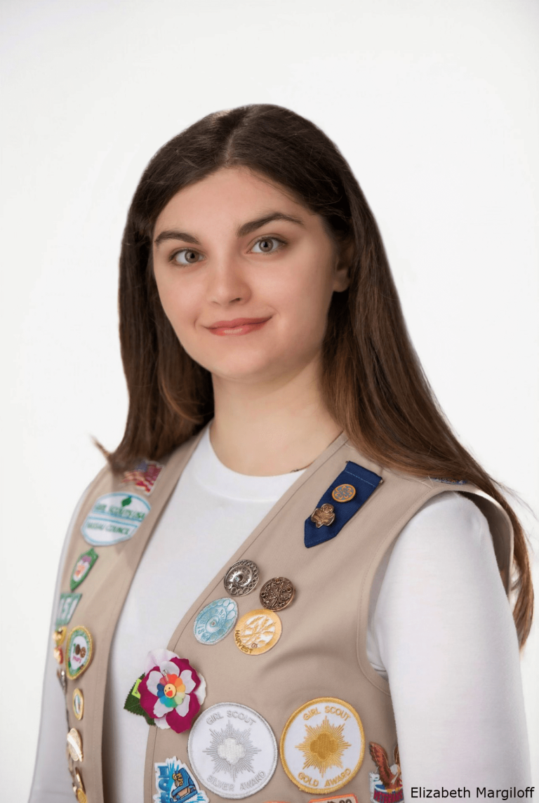 Girl Scout Elizabeth Margiloff of Great Neck helping younger generation