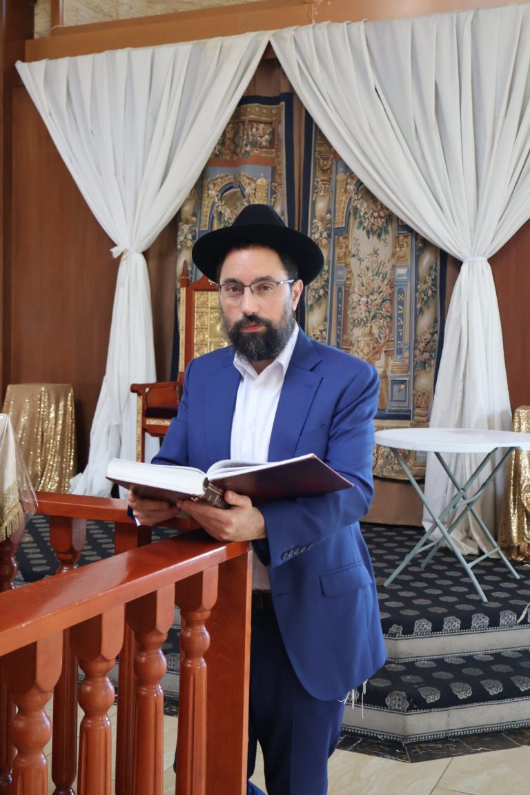 Great Neck Rabbi’s family evacuates war-torn Israel