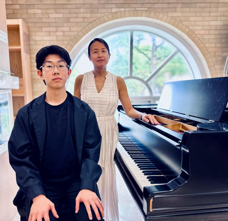 Great Neck North High School senior Mizuki Natsu honored as a Long Island Scholar Artist Great Neck North High School senior Mizuki Natsu honored as a Long Island Scholar Artist