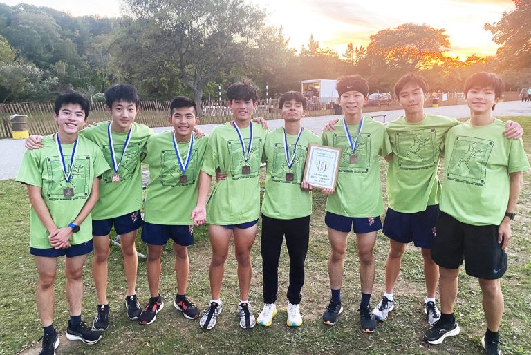 South High School Varsity Boys Cross Country team makes history at Suffolk Coaches Invitational