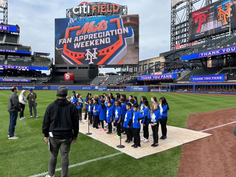 Herricks students perform National Anthem at Citi Field