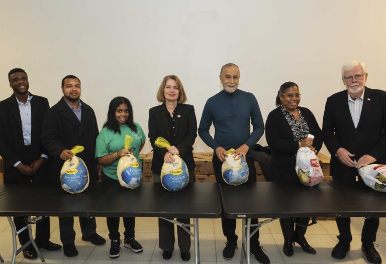 Town hosts Thanksgiving turkey giveaway at ‘Yes We Can’ Community Center Town hosts Thanksgiving turkey giveaway at ‘Yes We Can’ Community Center