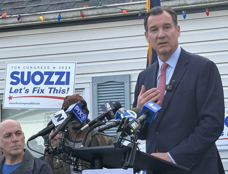 Tom Suozzi announces 10-point plan to ‘Help Restore Sanity to Washington’