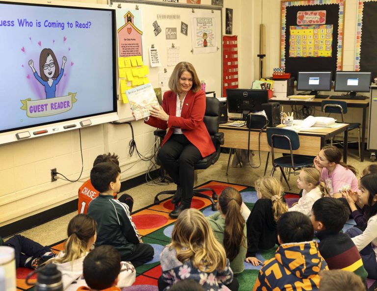 Supervisor DeSena attends ‘Guess Who’s Coming to Read?’ at Shelter Rock Elementary School