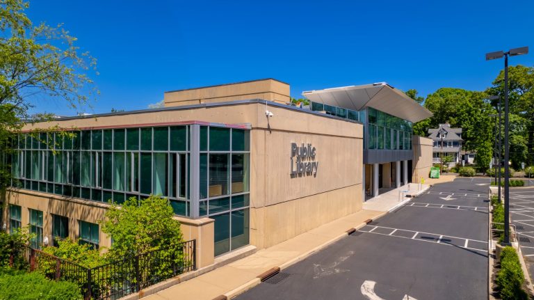 Port Washington votes to approve library’s budget, re-elects Trustee Saur Port Washington votes to approve library’s budget, re-elects Trustee Saur