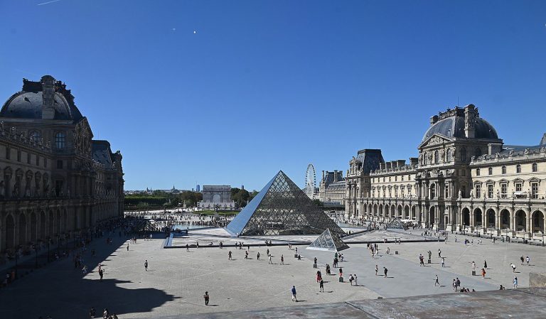 Going Places: 4 Days in Paris: Le Louvre Highlights Day 2