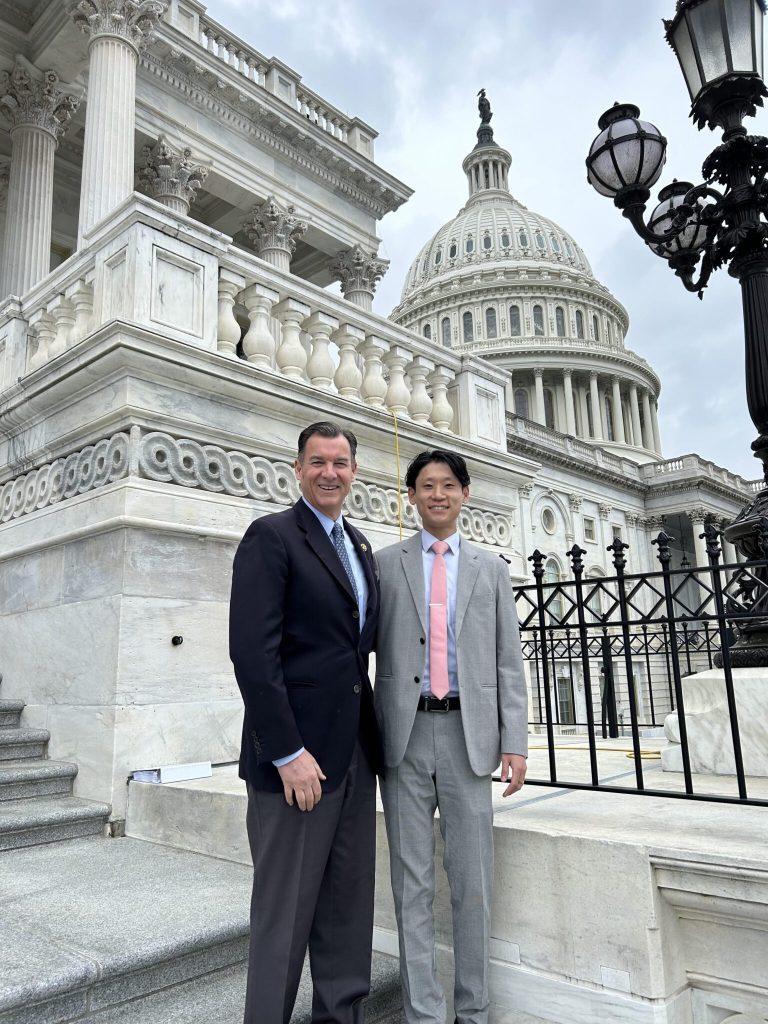 Former Roslyn Hts. instructor guest of Suozzi for Japan prime minister address