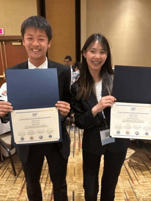 2 Roslyn High School students place 2nd in national research competition